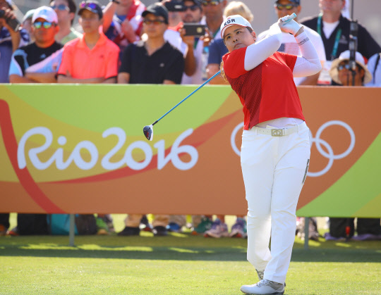 박인비는 2라운드까지 10언더파 132타로 단독 1위를 질주하며 112년만에 부활한 첫 골프 금메달의 주인공이 될 준비를 마쳤다. 사진=연합뉴스
